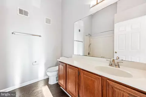 Bath - 6431 Tarrington Ct, Frederick, MD 21703 photo 2 of 3