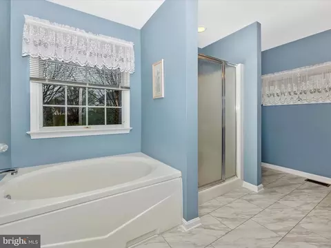 Bath - 2420 Cobblestone Way, Frederick, MD 21702 photo 2 of 4