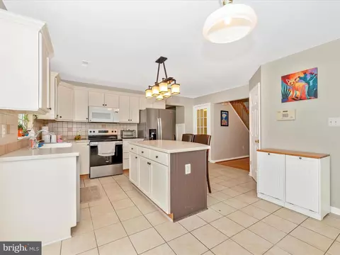 Kitchen - 2233 W Greenleaf Dr, Frederick, MD 21702 photo 5 of 9