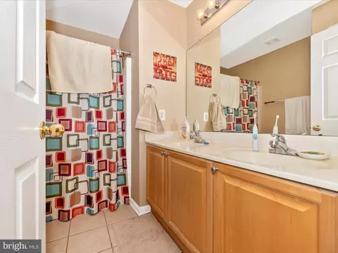 Bath - 2233 W Greenleaf Dr, Frederick, MD 21702 photo 4 of 5