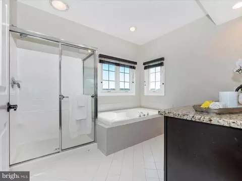Bath - 3608 John Simmons Ct, Frederick, MD 21704 photo 2 of 8