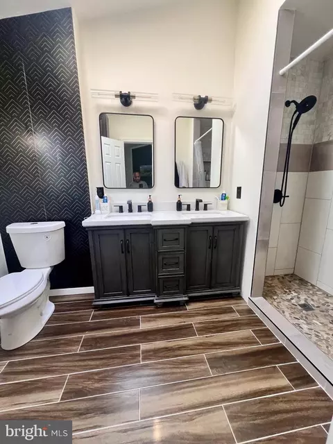 Bath - 591 Winterspice Dr, Frederick, MD 21703 photo 2 of 4