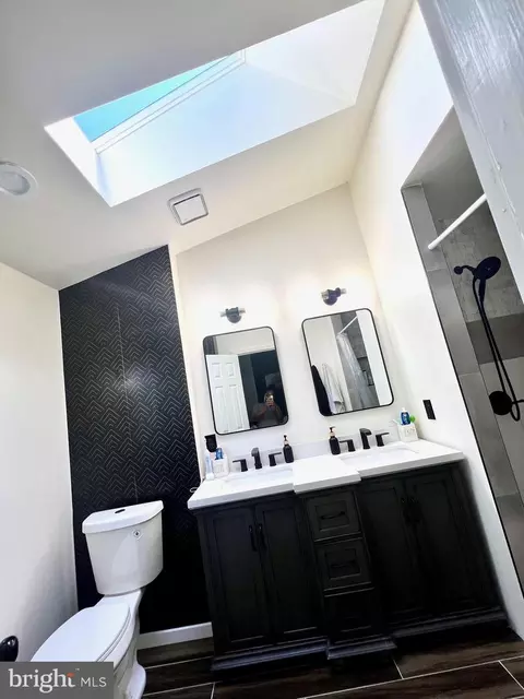 Bath - 591 Winterspice Dr, Frederick, MD 21703 photo 3 of 4