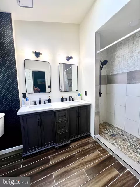 Bath - 591 Winterspice Dr, Frederick, MD 21703 photo 4 of 4