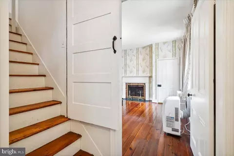 Entry Way - 101 E 2nd St, Frederick, MD 21701 photo 6 of 8