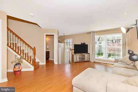 6069 Flagstone Ct, Frederick, MD 21701 photo 4