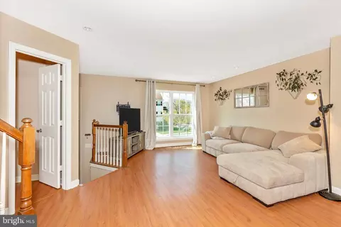 6069 Flagstone Ct, Frederick, MD 21701 photo 3