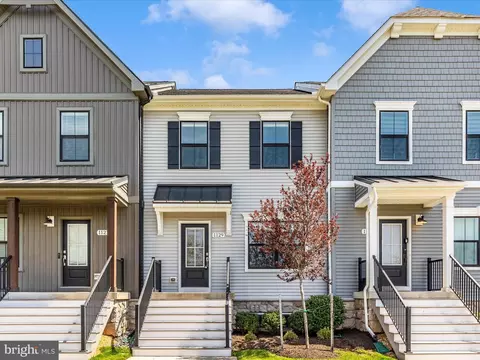 1129 Futurity St, Frederick, MD 21702