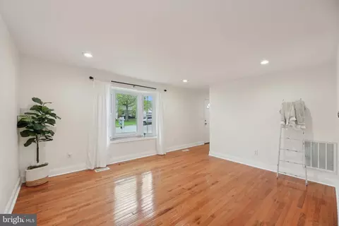 Living - 1844 Millstream Dr, Frederick, MD 21702 photo 2 of 7