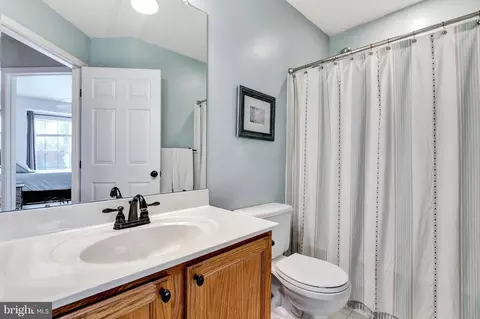 Bath - 2024 Sumner Dr, Frederick, MD 21702 photo 4 of 4