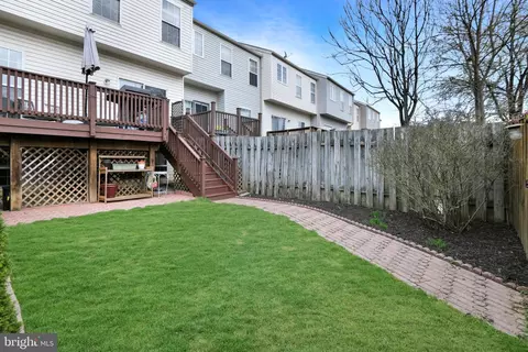 Exterior - 2024 Sumner Dr, Frederick, MD 21702 photo 3 of 5
