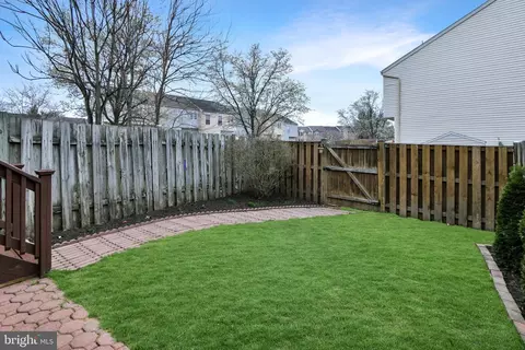 Exterior - 2024 Sumner Dr, Frederick, MD 21702 photo 4 of 5