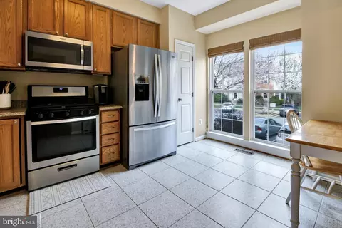 Kitchen - 2024 Sumner Dr, Frederick, MD 21702 photo 2 of 3
