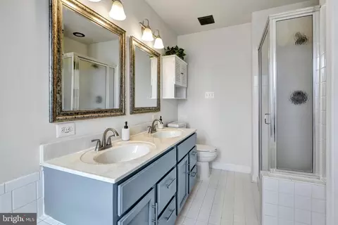 Bath - 2024 Sumner Dr, Frederick, MD 21702 photo 2 of 4