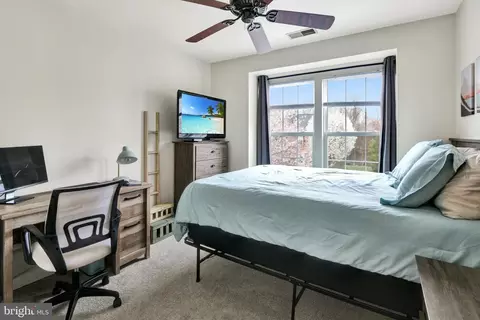 Bedroom - 2024 Sumner Dr, Frederick, MD 21702 photo 5 of 5