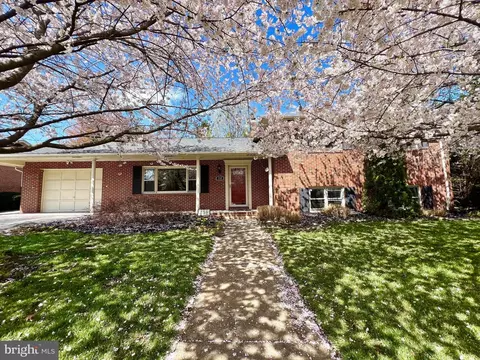 250 Wyngate Dr, Frederick, MD 21701