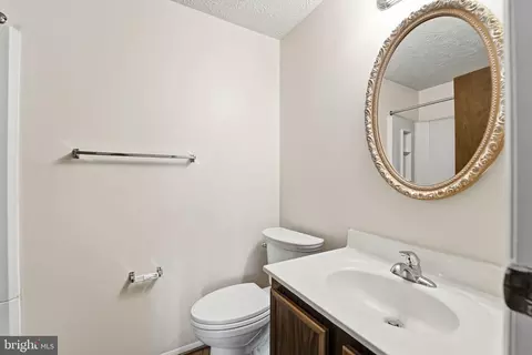 Bath - 997 G Heather Ridge Dr #3G, Frederick, MD 21702 photo 1 of 1