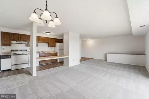 Living - 997 G Heather Ridge Dr #3G, Frederick, MD 21702 photo 3 of 3