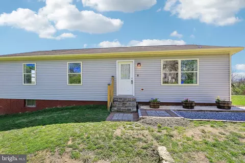 11 10th Ave, Brunswick, MD 21716