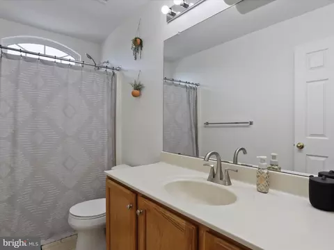 Bath - 1915 Moran Dr, Frederick, MD 21702 photo 8 of 9