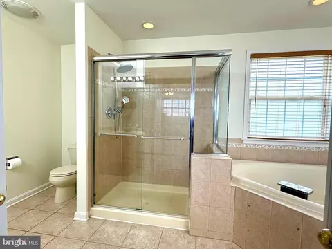 Bath - 1915 Moran Dr, Frederick, MD 21702 photo 2 of 9