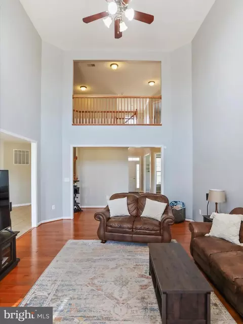 Living - 1915 Moran Dr, Frederick, MD 21702 photo 4 of 9