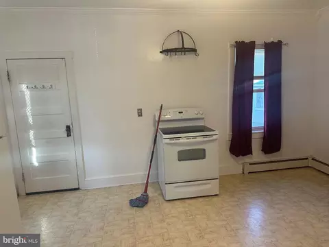 Entry Way - 7 E Moser Rd, Thurmont, MD 21788 photo 2 of 5