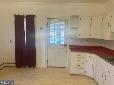 Entry Way - 7 E Moser Rd, Thurmont, MD 21788 photo 1 of 5
