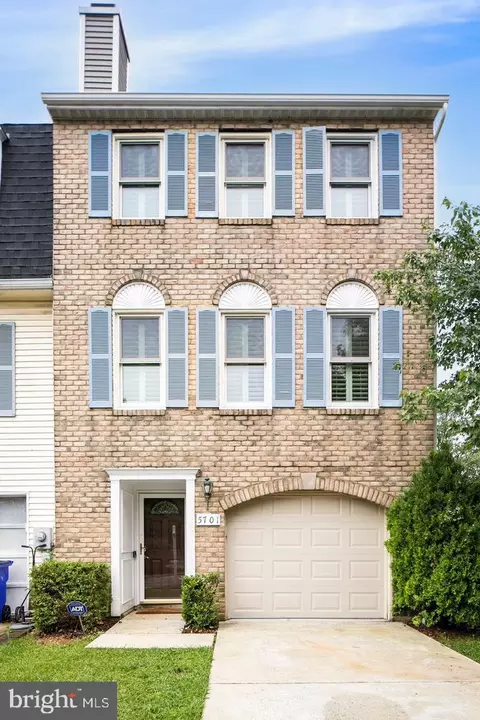 5701 Chase Ct, Frederick, MD 21703