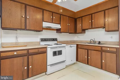 7303 W Springbrook Ct, Middletown, MD 21769 photo 9