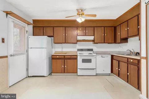 7303 W Springbrook Ct, Middletown, MD 21769 photo 8