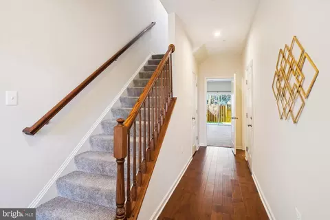 8463 Bald Eagle Ln, Frederick, MD 21704 photo 3