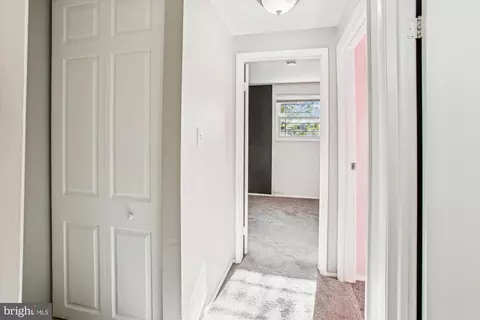 Entry Way - 1702 Carriage Ct, Frederick, MD 21702 photo 4 of 6