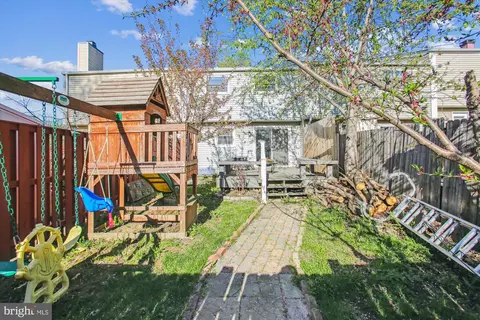 Exterior - 1702 Carriage Ct, Frederick, MD 21702 photo 8 of 12