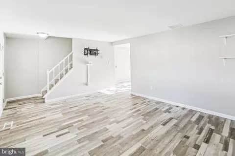 Living - 1702 Carriage Ct, Frederick, MD 21702 photo 3 of 8