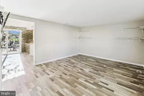 Living - 1702 Carriage Ct, Frederick, MD 21702 photo 4 of 8