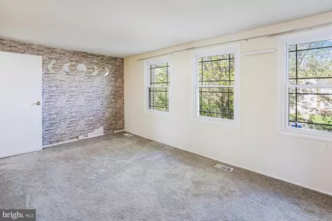 Living - 1702 Carriage Ct, Frederick, MD 21702 photo 5 of 8