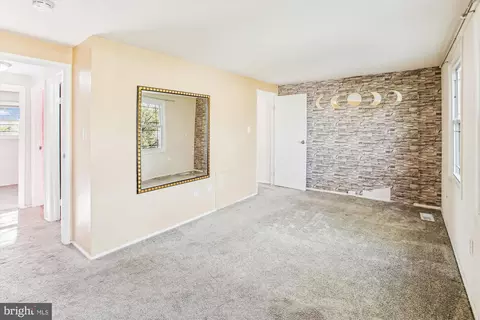 Living - 1702 Carriage Ct, Frederick, MD 21702 photo 6 of 8
