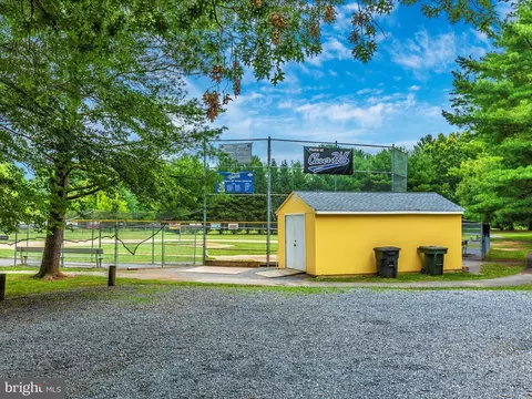 Exterior - 8149 Claiborne Dr, Frederick, MD 21702 photo 17 of 20