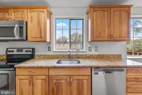 Kitchen - 1724 Heather Ln, Frederick, MD 21702 photo 3 of 3