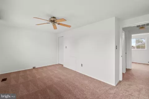 Entry Way - 1724 Heather Ln, Frederick, MD 21702 photo 4 of 4