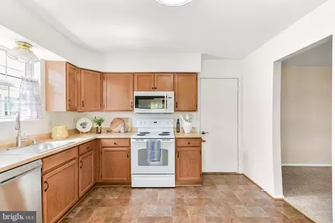 Kitchen - 5673 Crabapple Dr, Frederick, MD 21703 photo 2 of 7