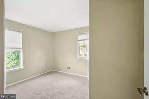 Bedroom - 5673 Crabapple Dr, Frederick, MD 21703 photo 4 of 6