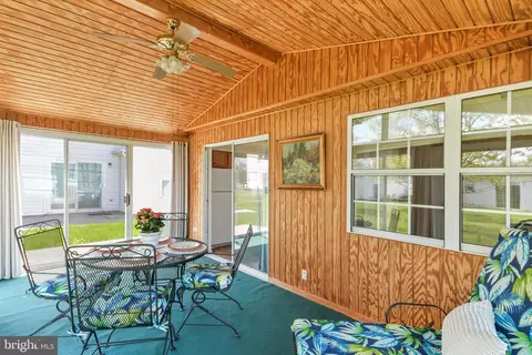 Exterior - 5673 Crabapple Dr, Frederick, MD 21703 photo 7 of 9