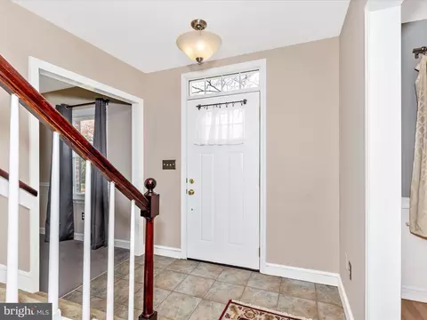 7925 Longmeadow Dr, Frederick, MD 21701 photo 3