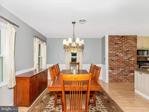 7925 Longmeadow Dr, Frederick, MD 21701 photo 9