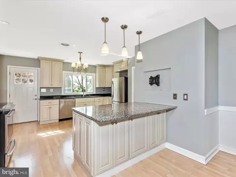 7925 Longmeadow Dr, Frederick, MD 21701 photo 12