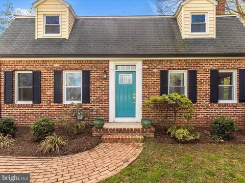 7925 Longmeadow Dr, Frederick, MD 21701 photo 2