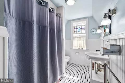 Bath - 623 Wilson Pl, Frederick, MD 21702 photo 2 of 3