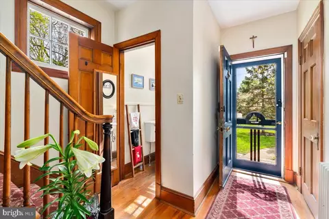 Entry Way - 623 Wilson Pl, Frederick, MD 21702 photo 2 of 5